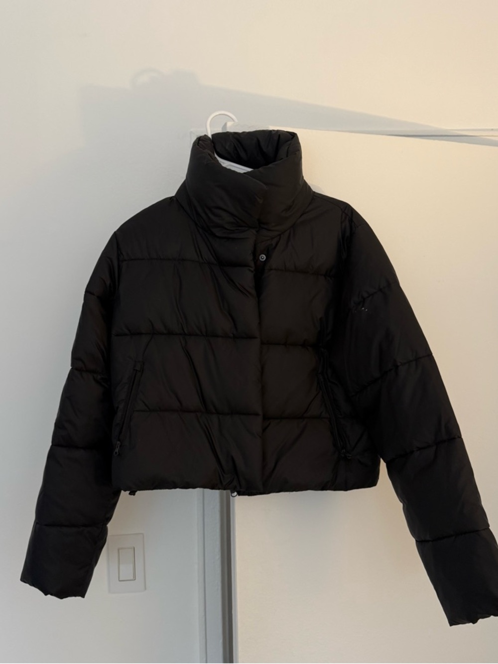 Alo Gold Rush Puffer Black - Picture 3 of 5